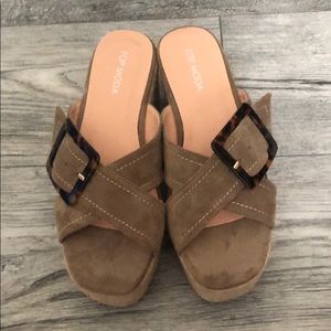 Miss Lola platform sandal taupe size 6.5